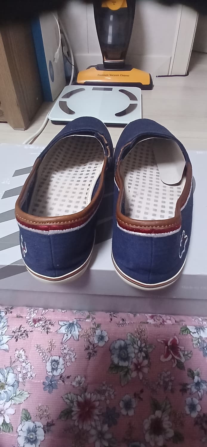 라코스테 네이비 슬립온
슈즈(255mm) 상품이미지3