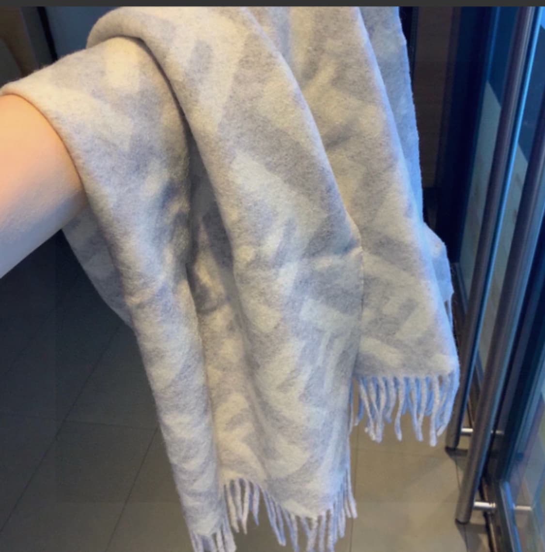 펜디 클래식 더블 F 울 목도리 상품이미지2