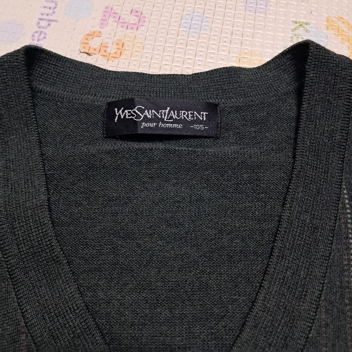 입생로랑 남성 빈티지 V넥 니트 105(상태상급) 상품이미지5