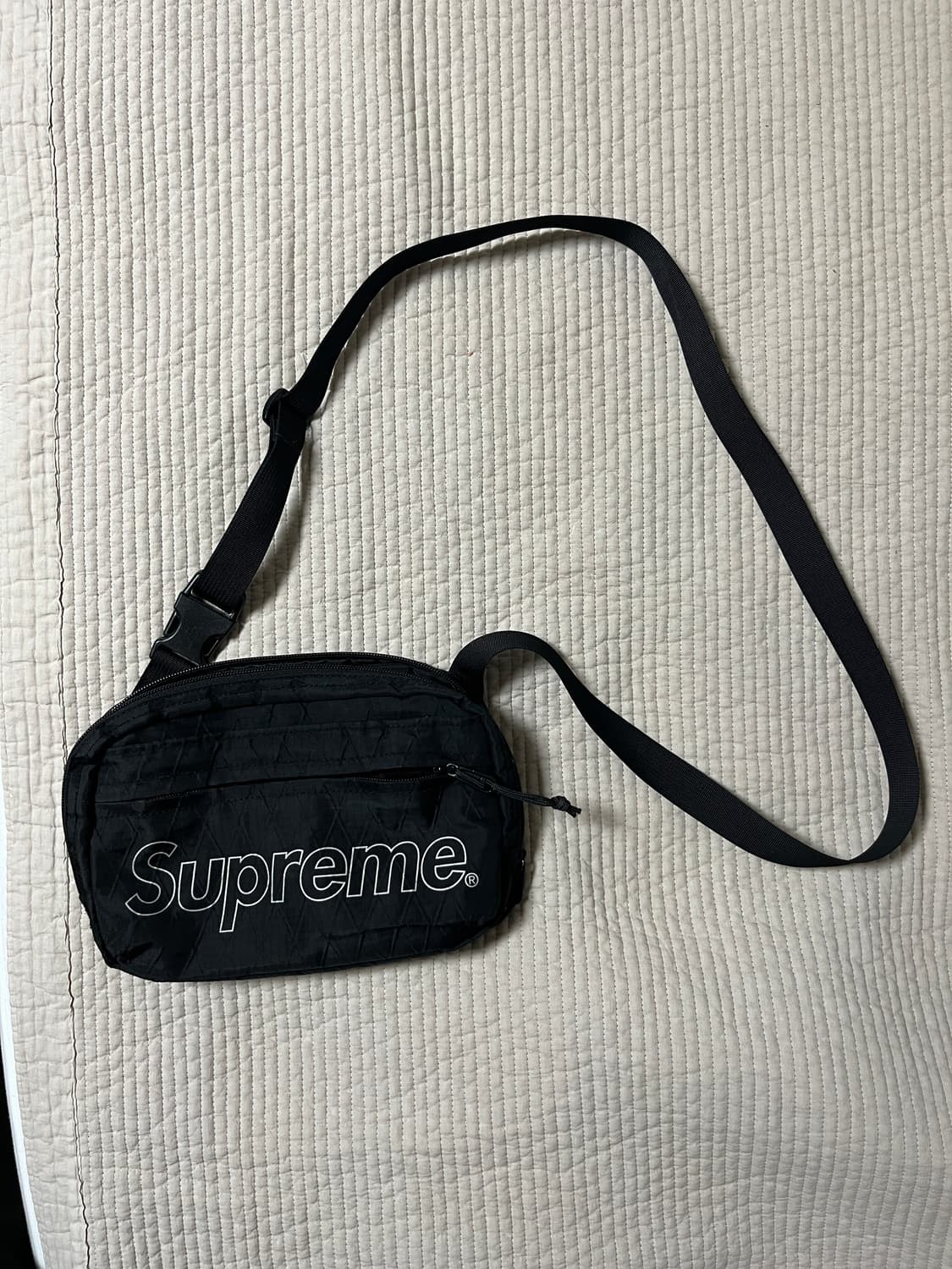 슈프림 숄더백 블랙 18FW 상품이미지2