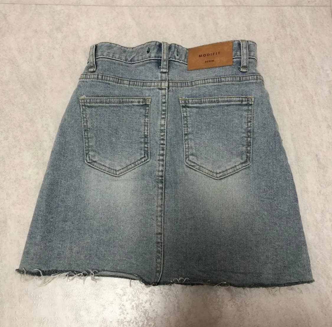 모디핏 자체 제작 포시즌 워싱 컷팅 데님 스커트 xs 상품이미지2