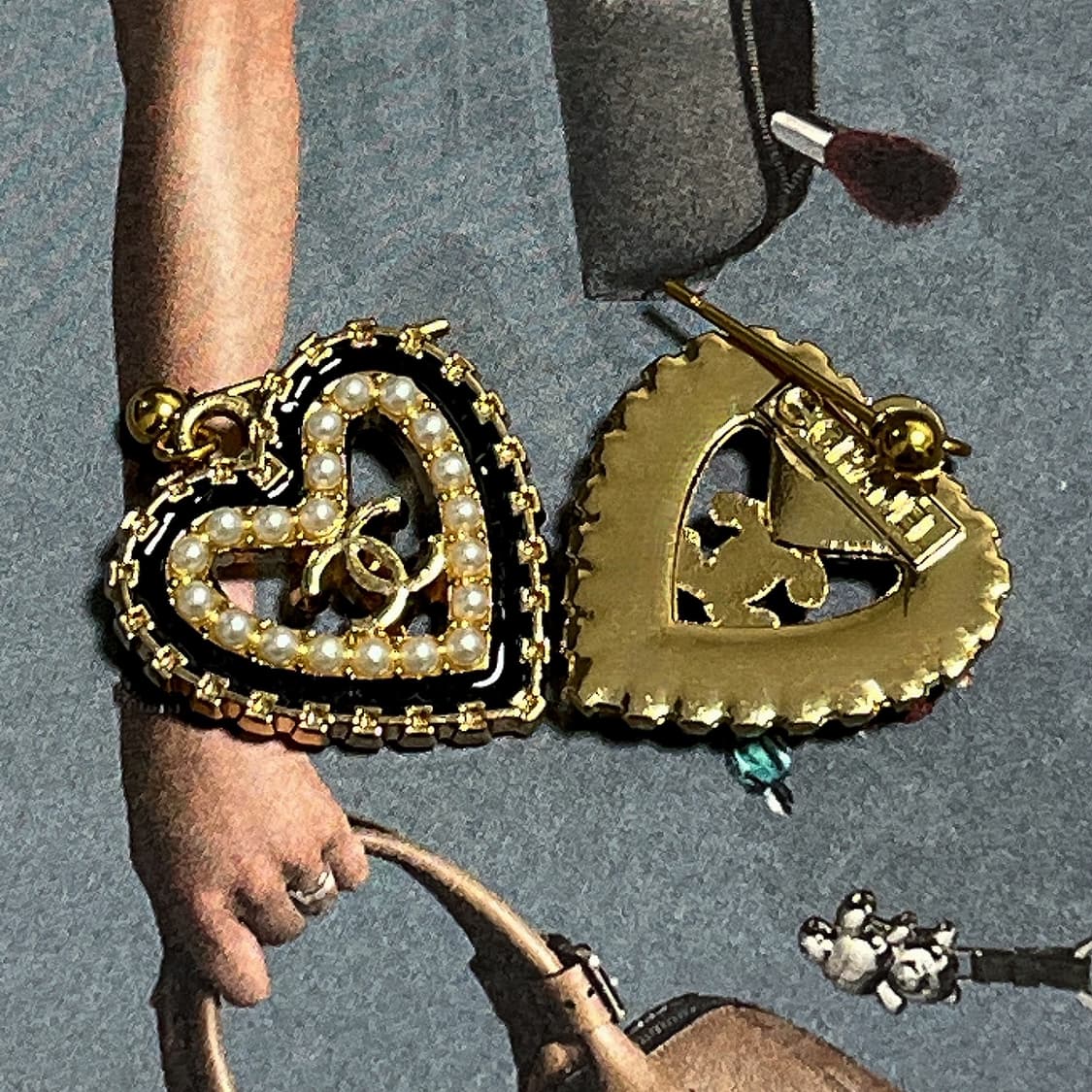 샤넬 듀얼라인 하트 진주 앤틱 업사이클링 골드 귀걸이 상품이미지3