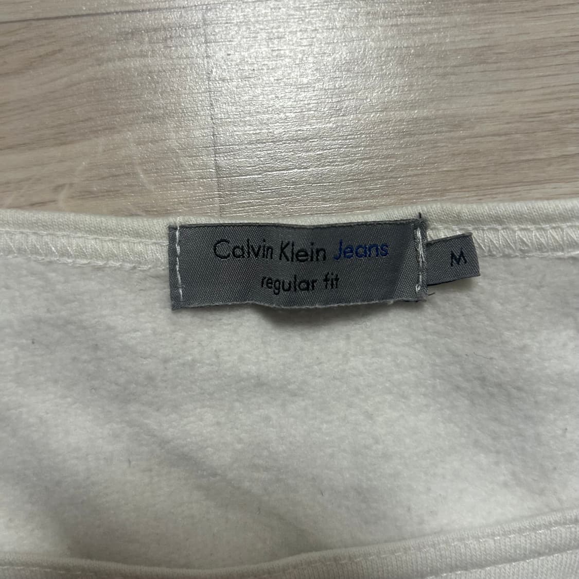 캘빈클라인 리폼 크롭 오프숄더 맨투맨m 상품이미지4