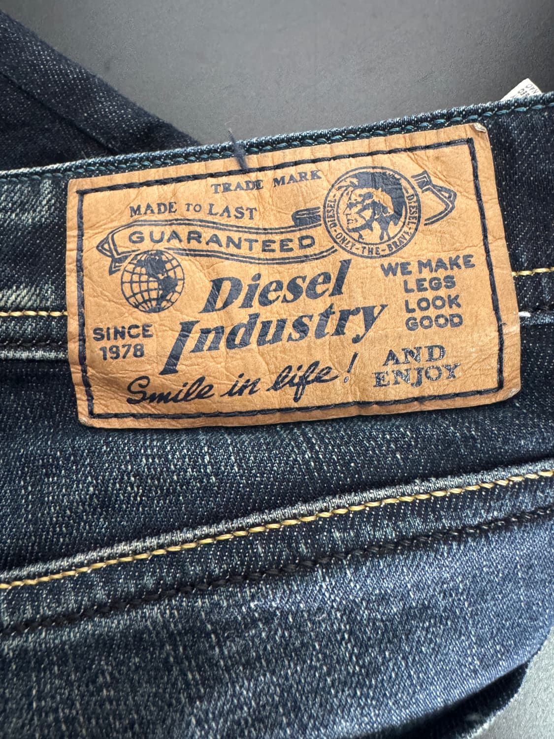 정품!! 디젤 Diesel 빈티지 오일 워싱 버튼 데님팬츠 29 상품이미지7