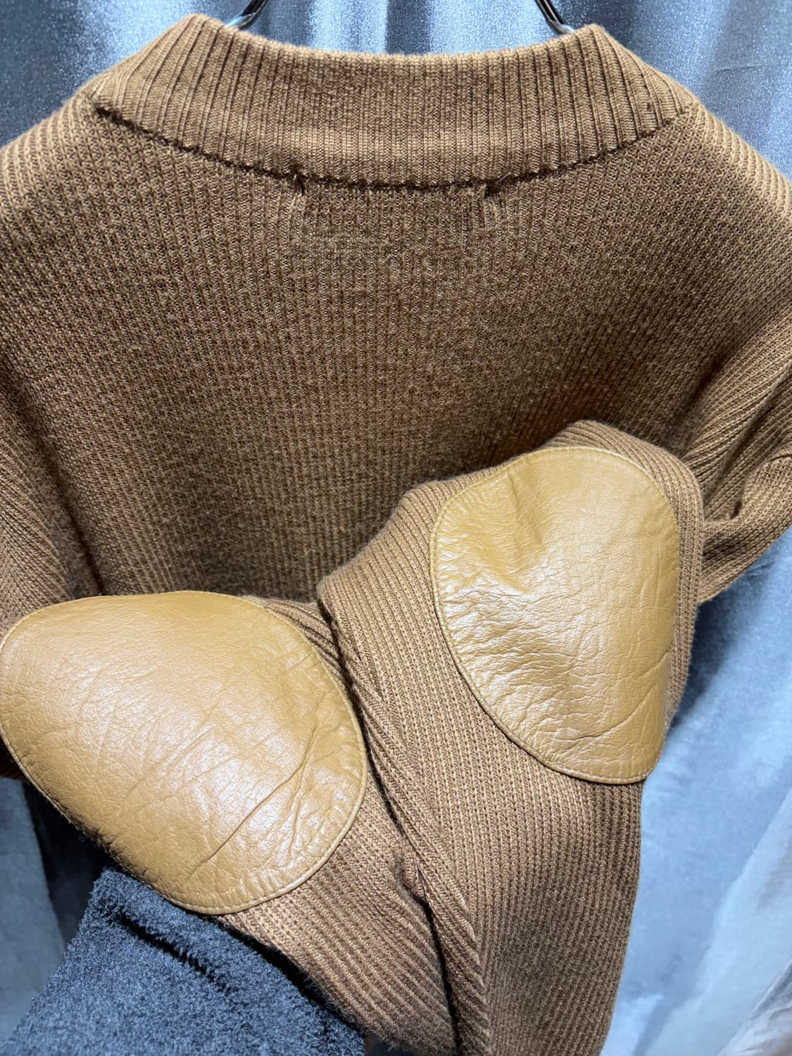 52 Jims Pia 카우레더 믹스 라운드넥 니트 상품이미지4