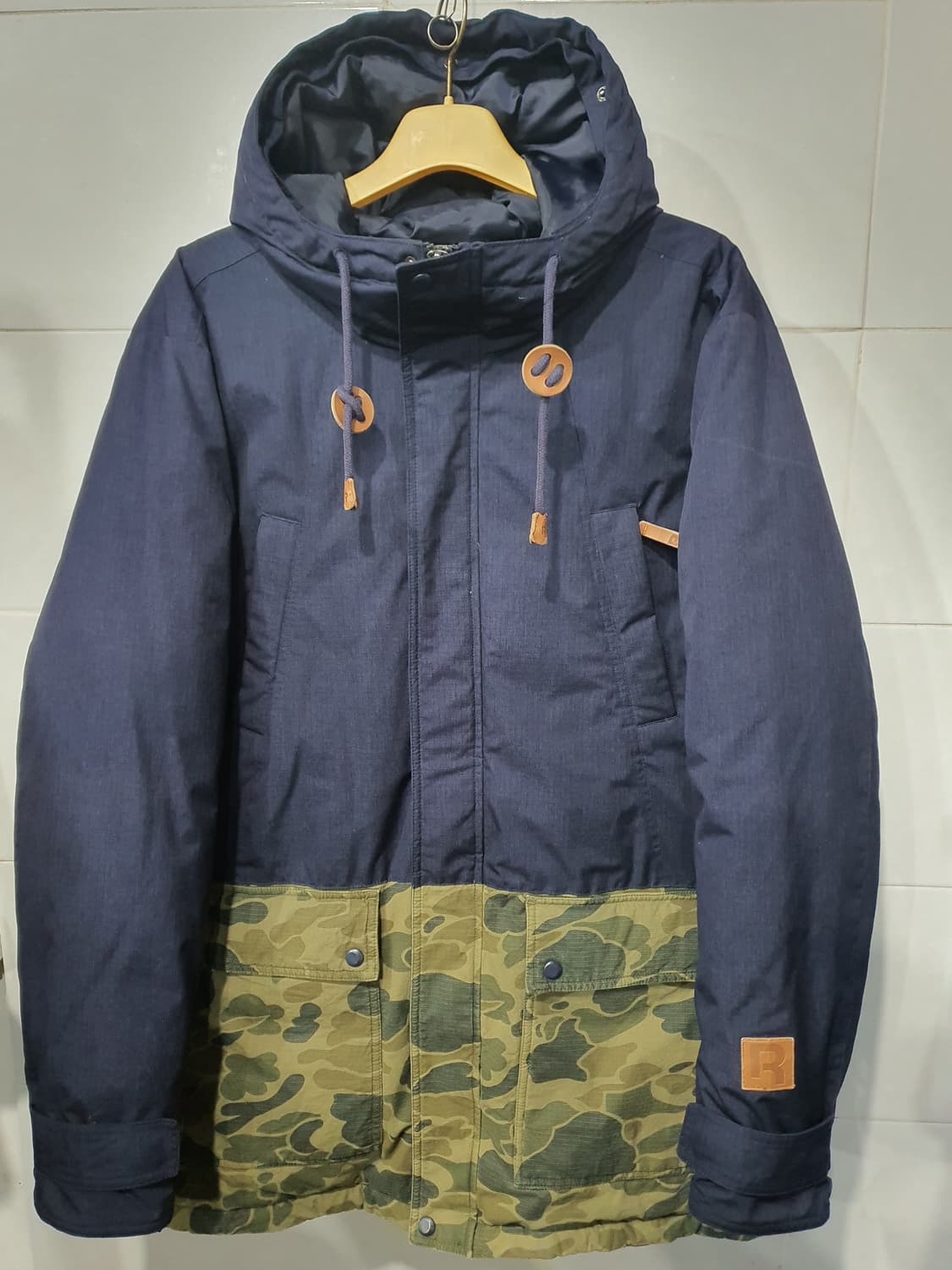 리복 클래식 다운패딩 상품이미지1