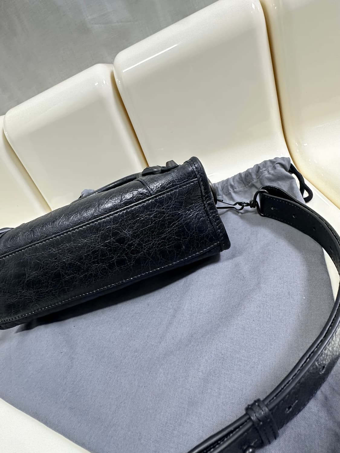 [SA 정품] 발렌시아가 르 시티 모터백 미니 블랙 상품이미지4