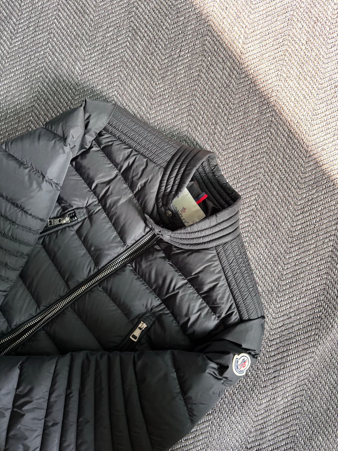 [3/당일배송] 몽클레어 아미오 쇼트 다운 자켓 3 Size 상품이미지1