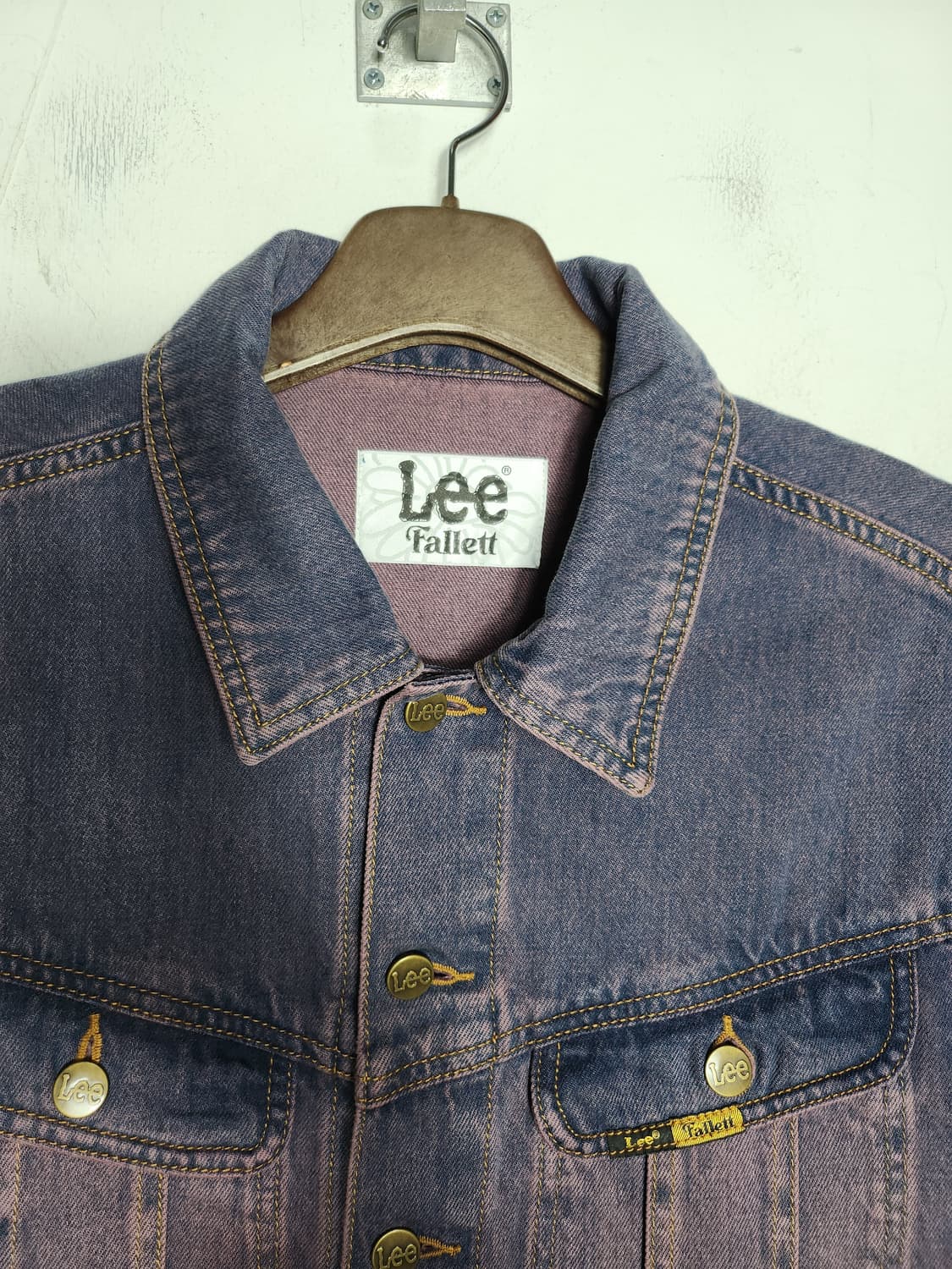 Lee Fallett 워싱 데님 트러커 자켓 상품이미지3