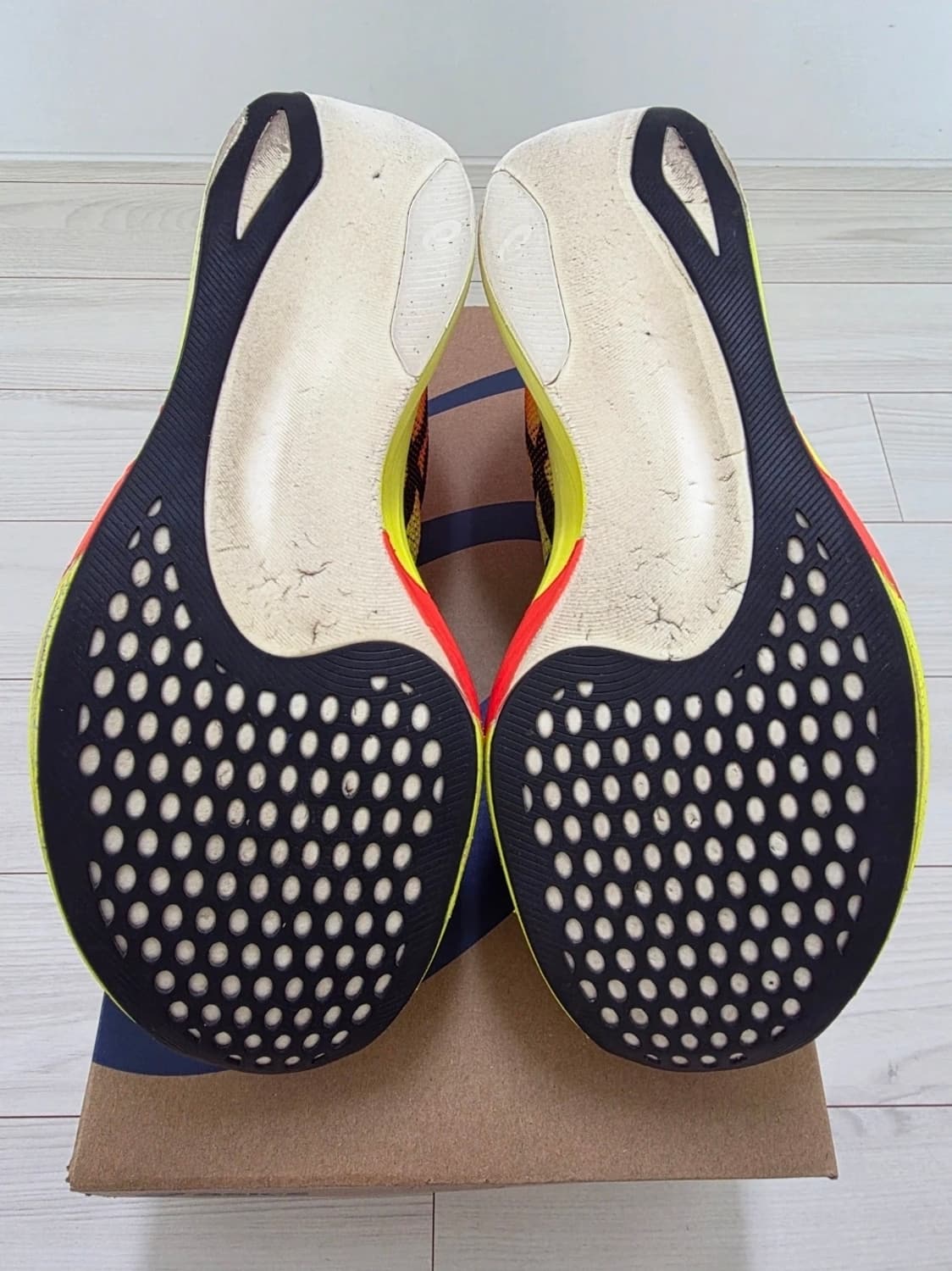 아식스 메타스피드 엣지 파리 새상품 280 상품이미지3