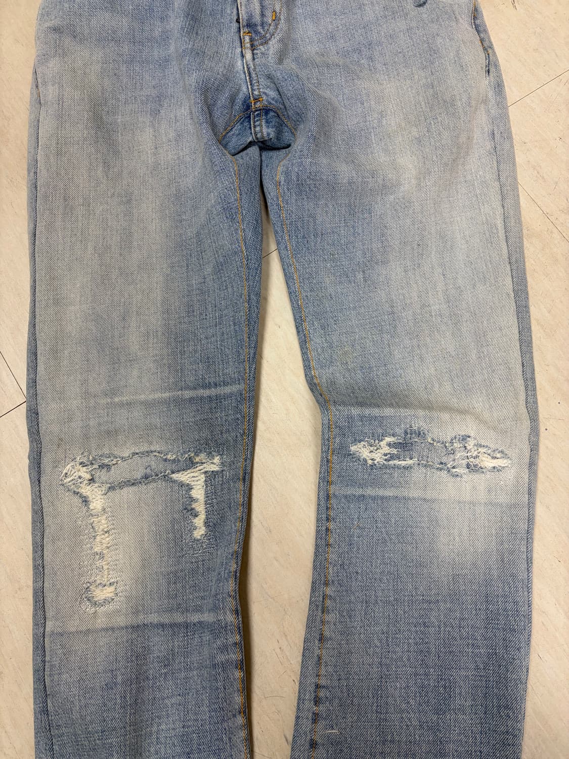 생로랑 연청 데미지 데님 30사이즈 상품이미지5