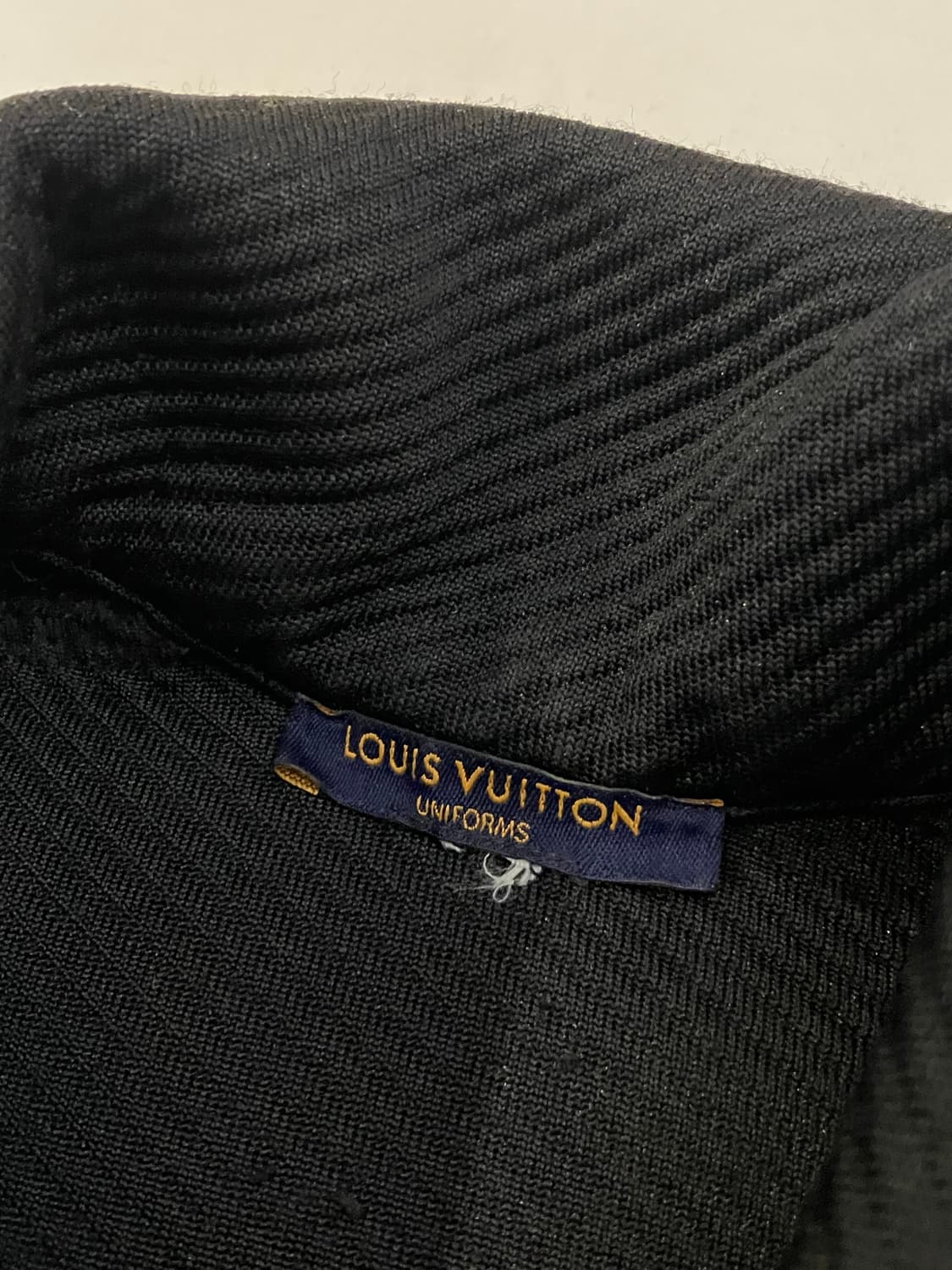 22AW 루이비통 유니폼 유틸리티 트러커 크롭 자켓 상품이미지3