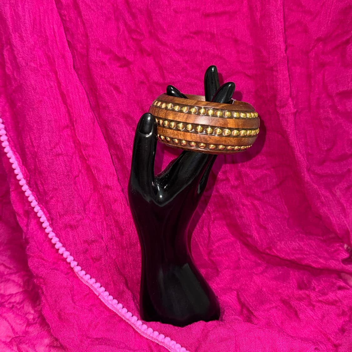 Gold studded wooden bangle 상품이미지1