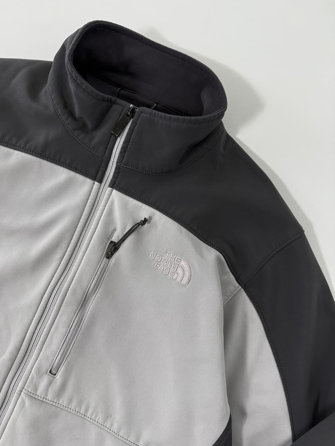 노스페이스 루즈핏 그레이 배색 테크니컬 소프트 쉘 자켓  상품이미지4