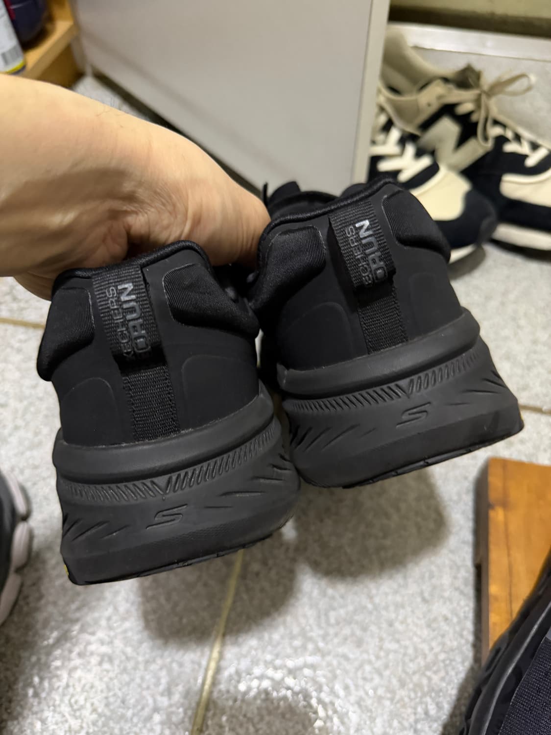 스케쳐스 고런 맥스쿠셔닝 300사이즈 상품이미지4