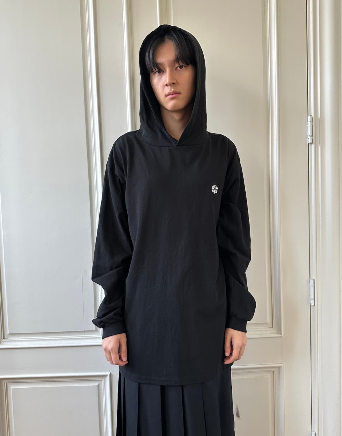 [최저가] INNIR 모노그램 후드 티셔츠 블랙 상품이미지2