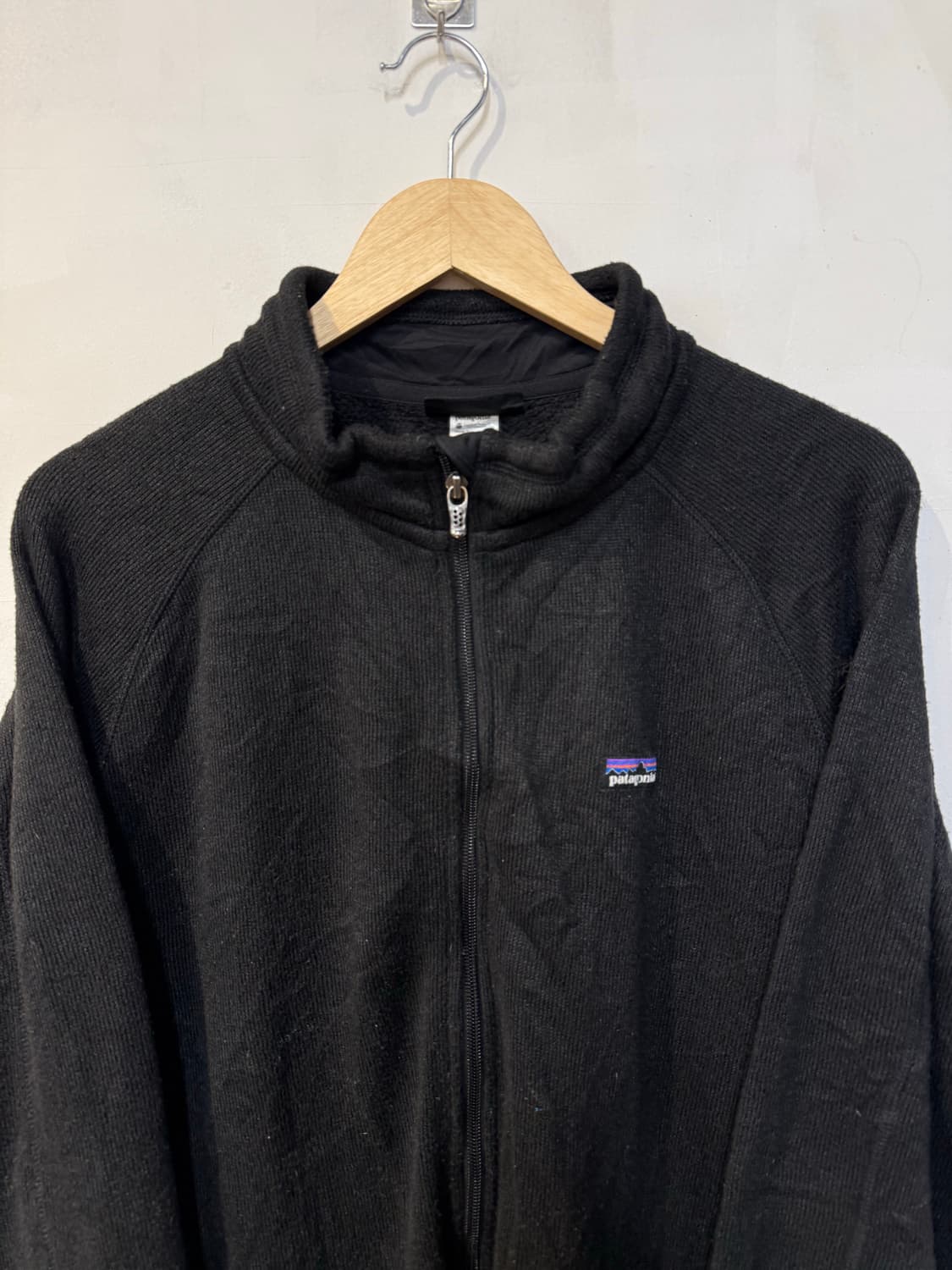 파타고니아 블랙 플리스 집업 상품이미지2