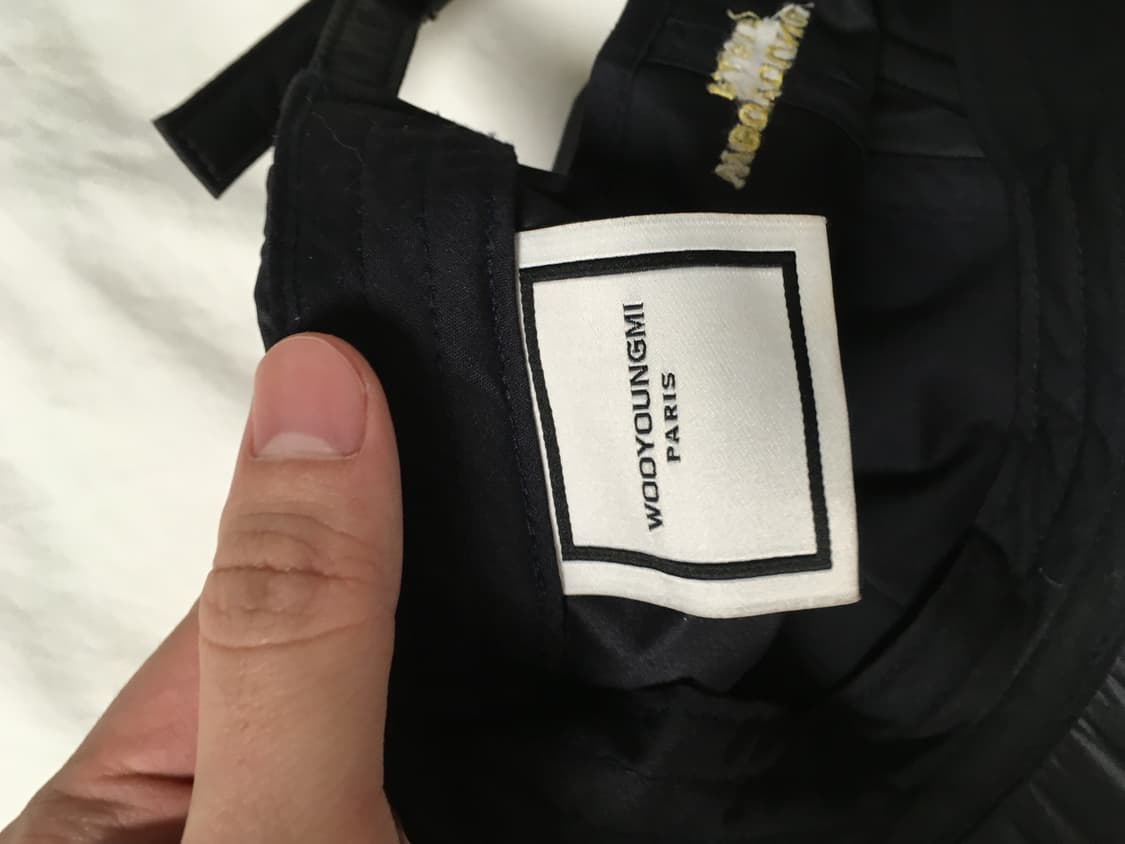 우영미 옐로우 로고 나일론 볼캡 네이비 - 22SS 상품이미지2