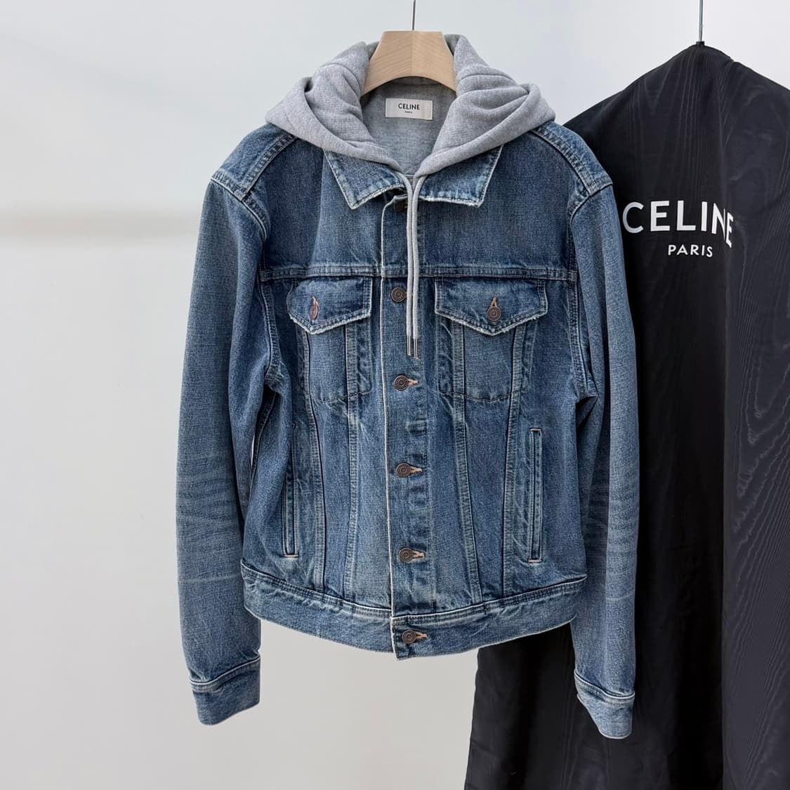 [S+급/XL] 셀린느 백로고 후드 데님 청자켓 그레이 상품이미지3