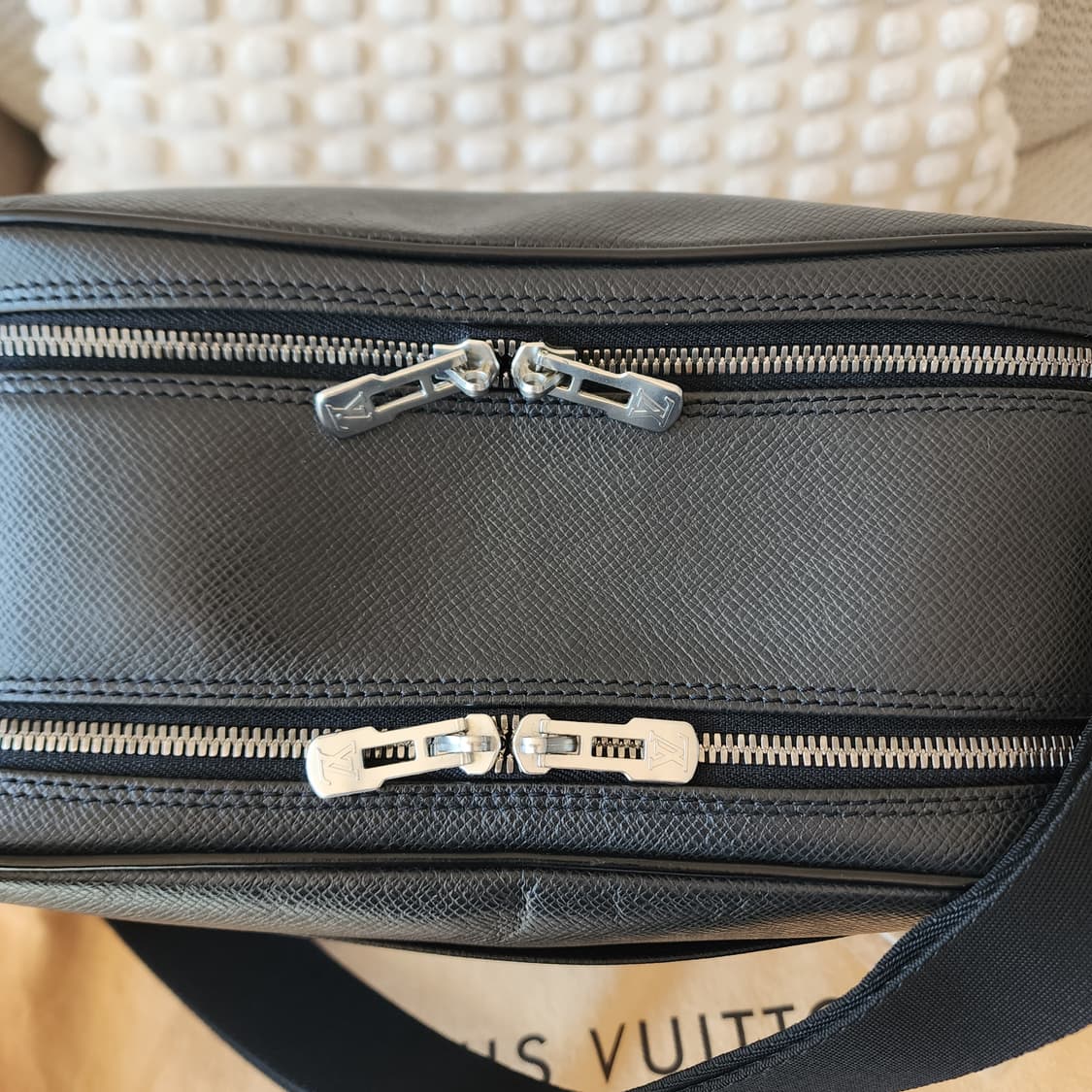 상태최상 루이비통 타이가 리포터 PM 크로스백 숄더백 알드워즈 블랙 상품이미지3