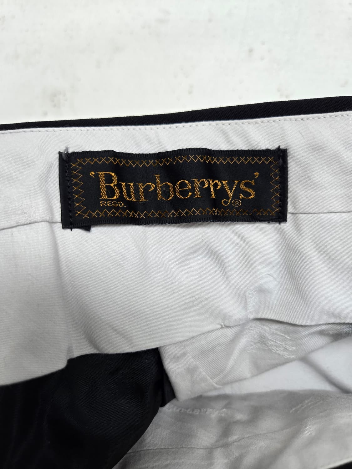 버버리 검정색 바지 슬랙스 상품이미지3