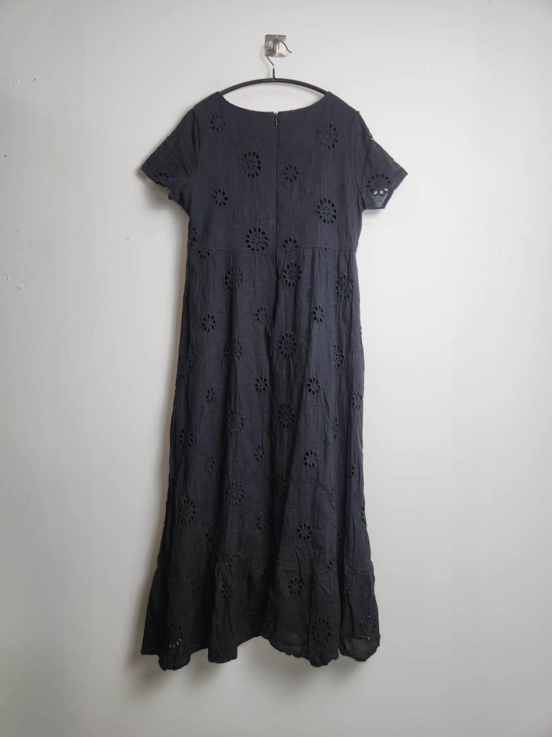 펀칭 자수 맥시 롱 원피스 상품이미지8