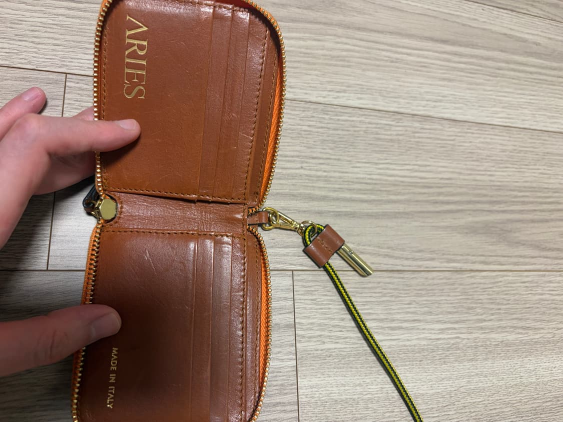 Aries 송치 소가죽 지갑 상품이미지3