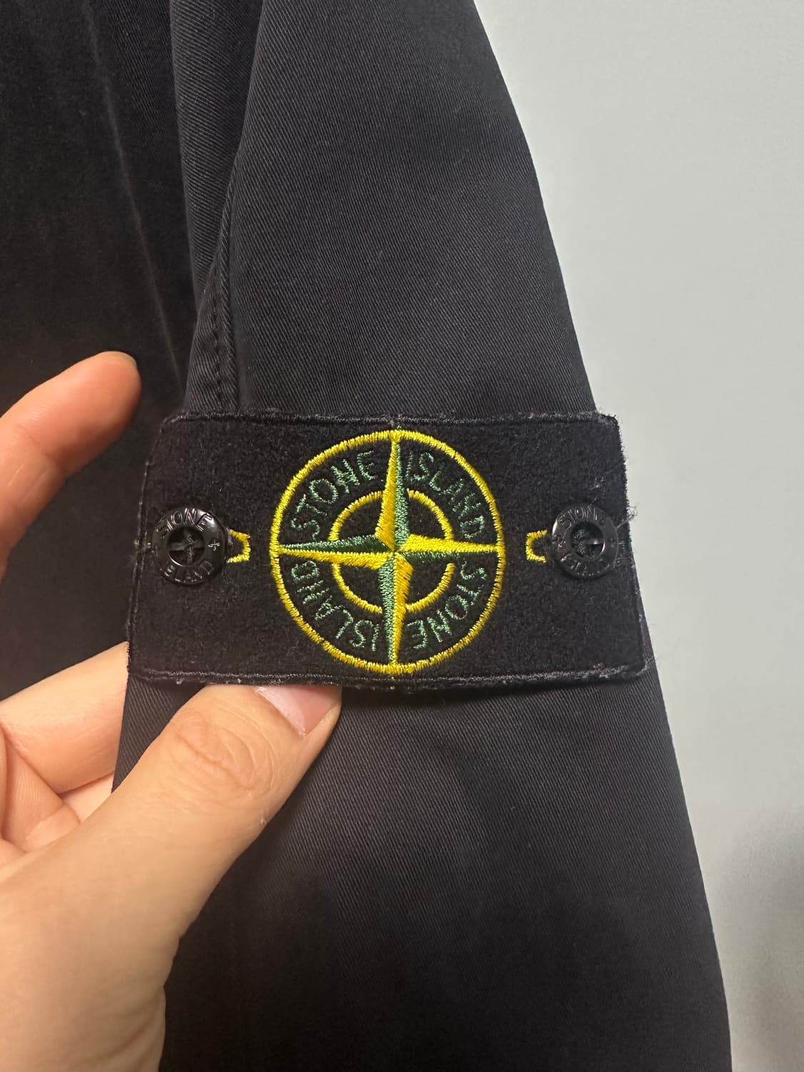 스톤아일랜드 와펜아노락오버셔츠 후드자켓 블랙 M 새상품급 상품이미지5