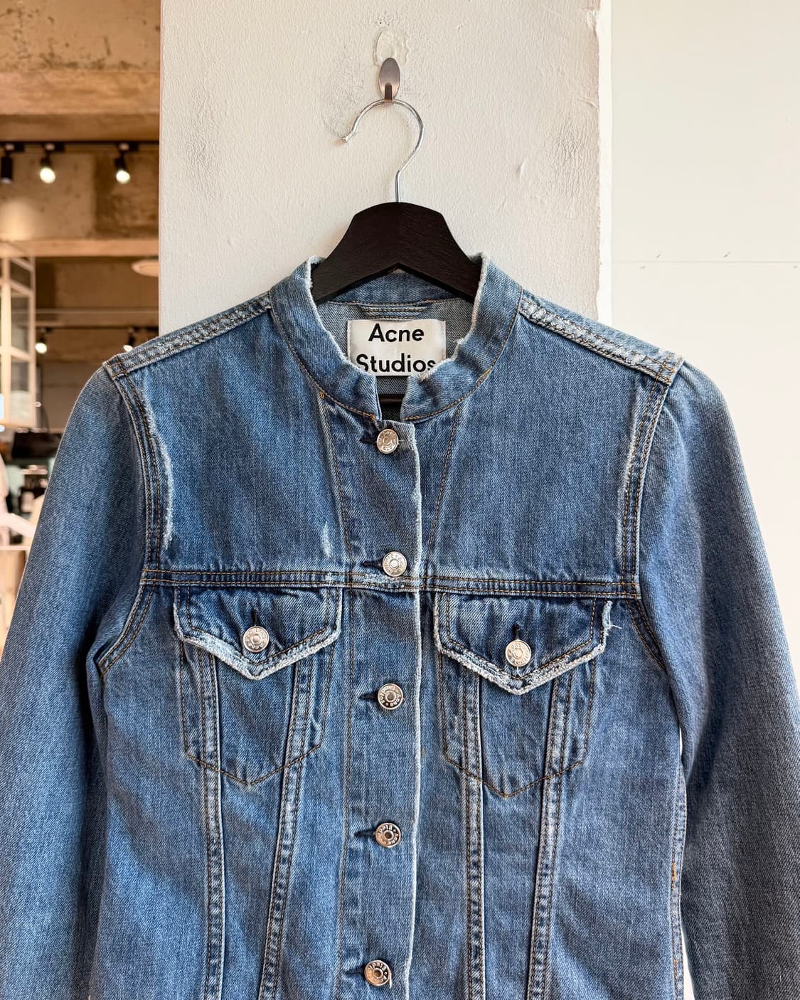 아크네 스튜디오 데님 데스트로이드 데님 자켓  상품이미지2