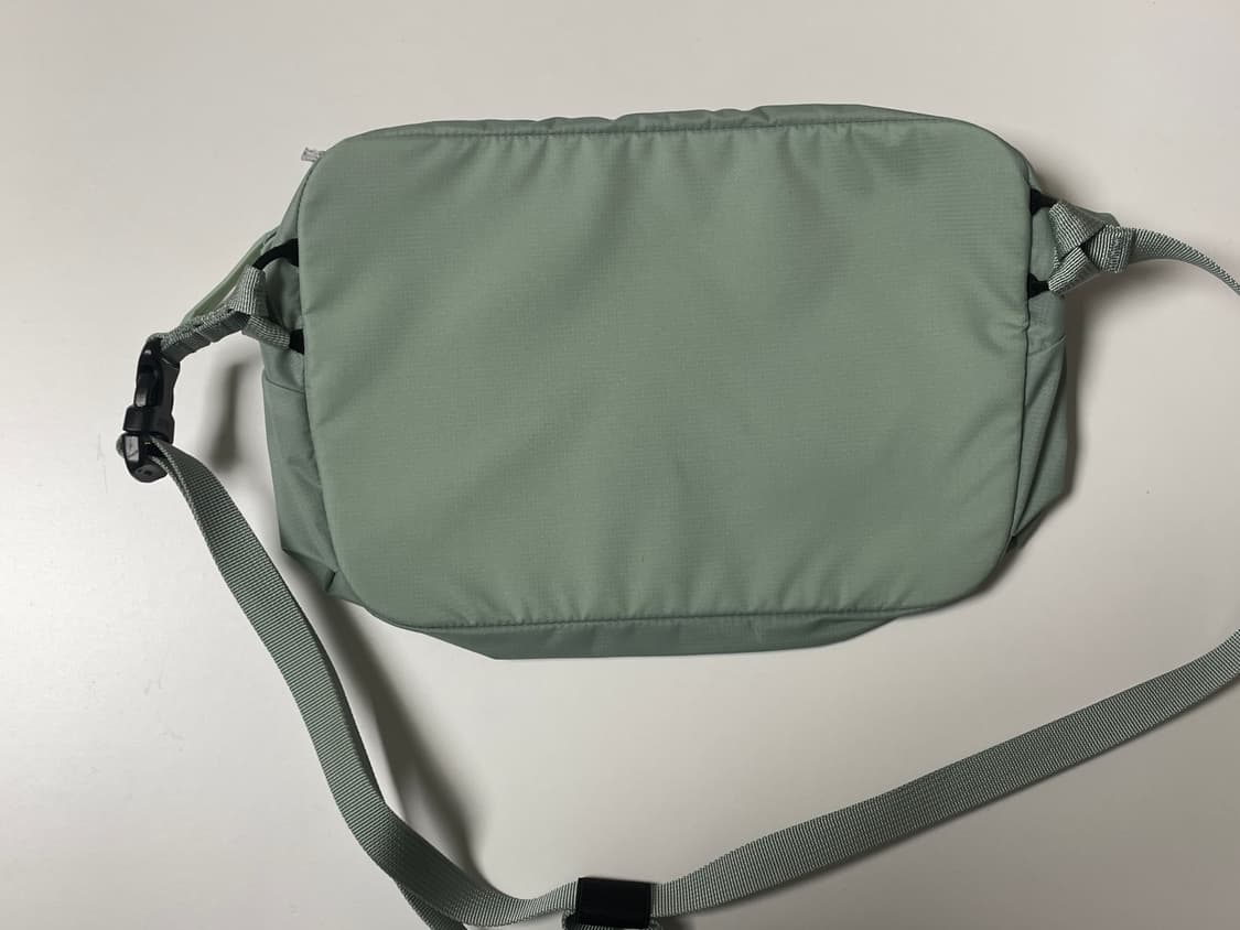 아크테릭스 헬리아드 크로스바디백 스톤 그린 상품이미지2