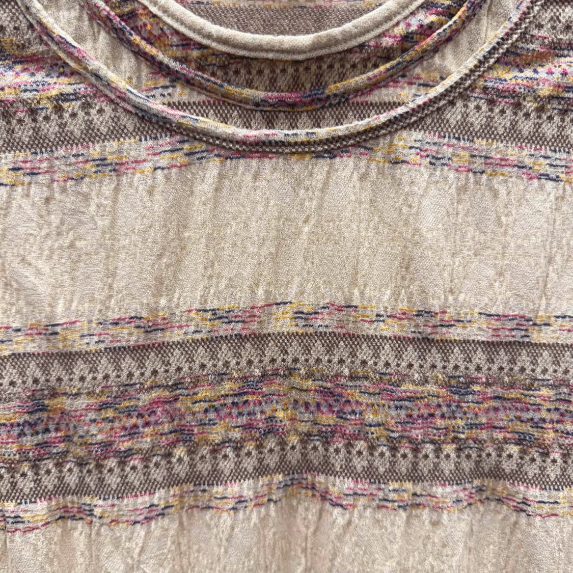 살바토레 페라가모 반팔 니트 티셔츠 멀티 패턴 스트라이프 디테일 베이지 상품이미지6