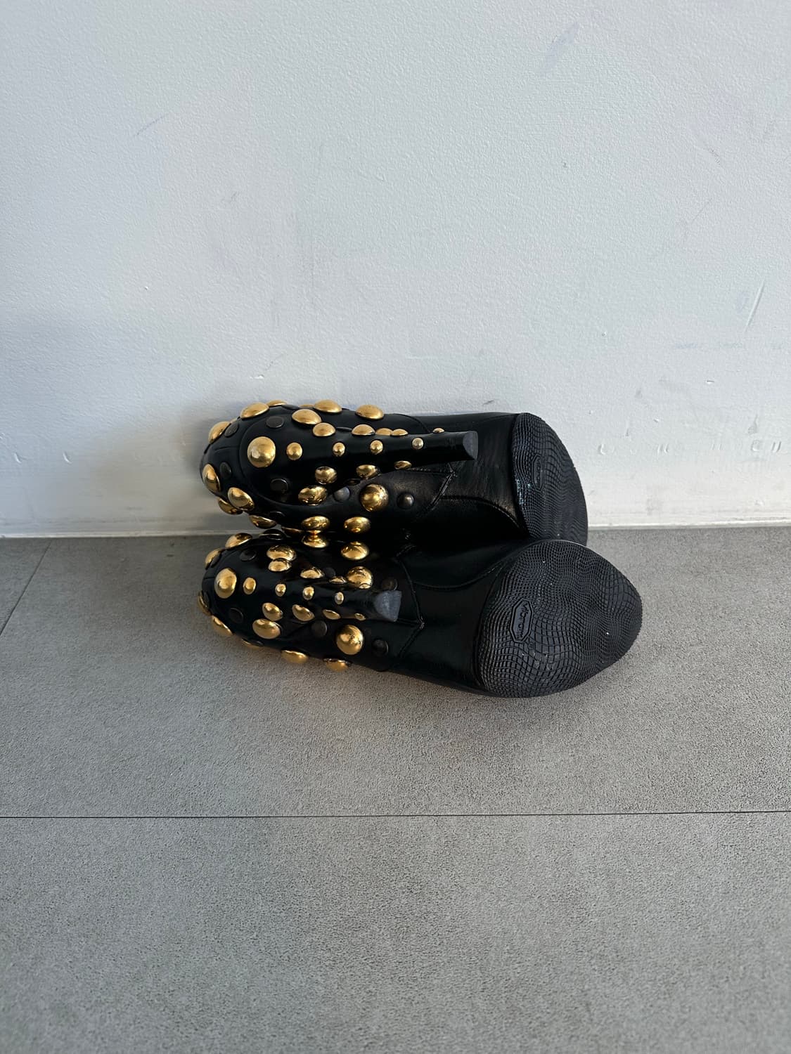 구찌 톰포드 바부스카 스터드 레더 앵클부츠 상품이미지7