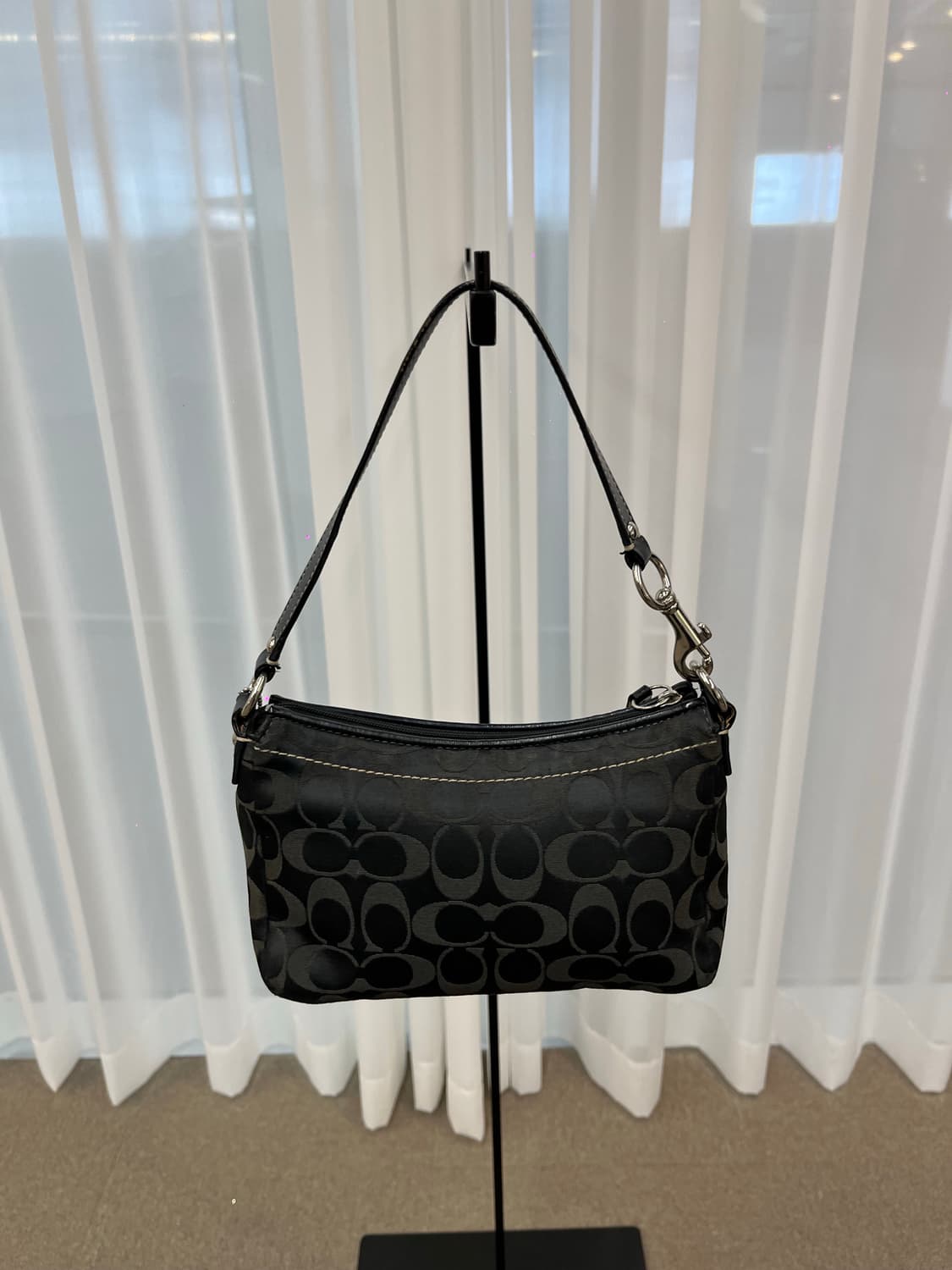 Coach Black Mini Bag 상품이미지8