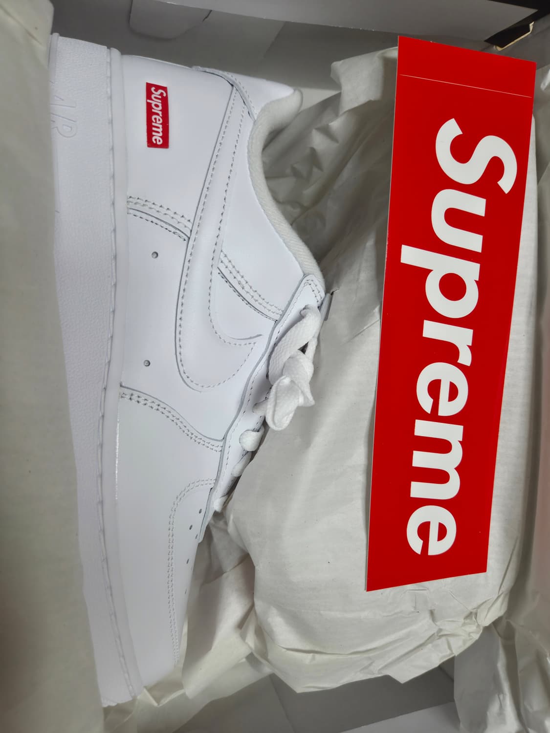 [240]나이키 슈프림 에어포스1 로우 화이트 상품이미지1