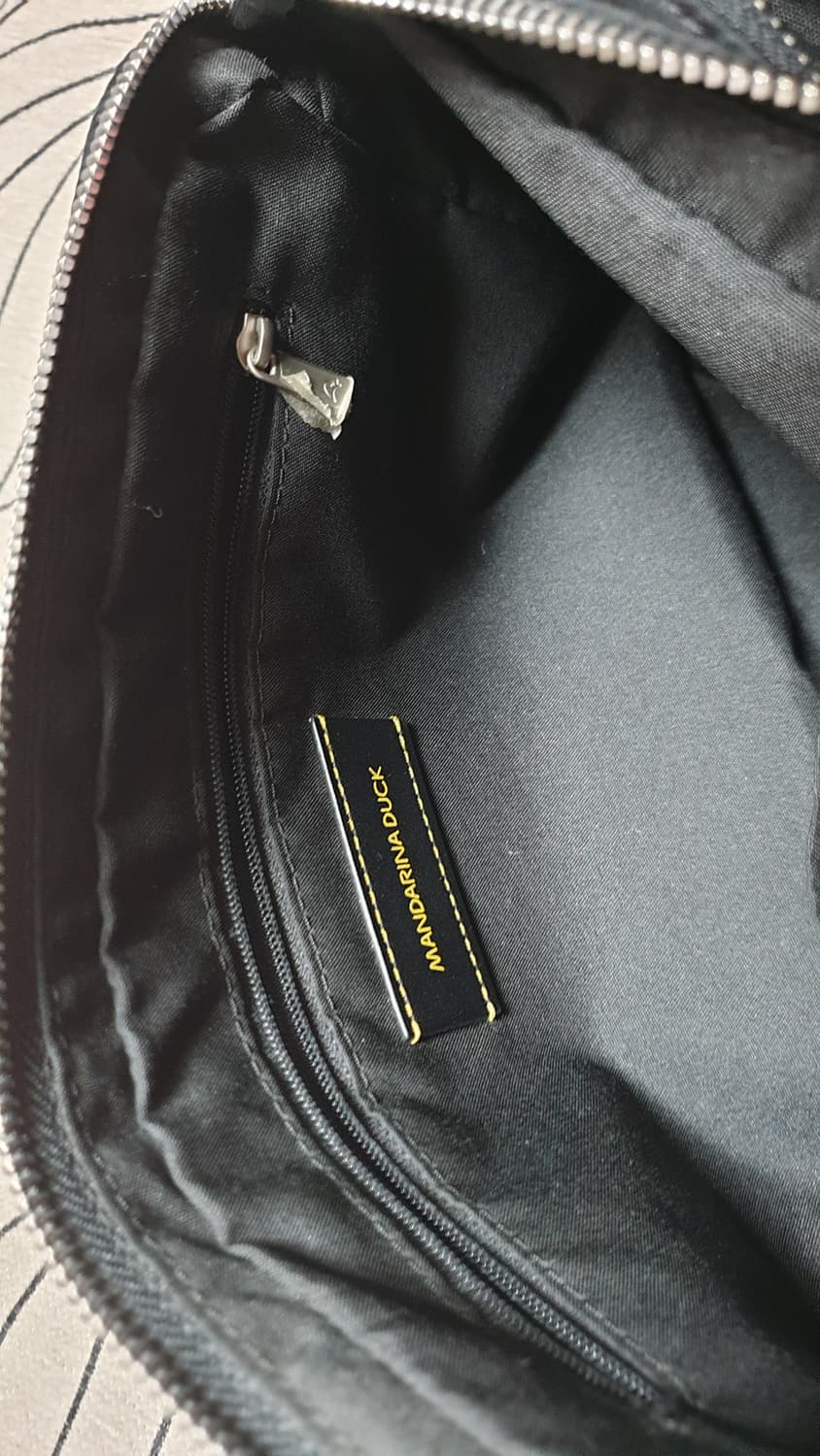 만다리나덕 블랙 크로스백 ORE ORT23651 상품이미지7