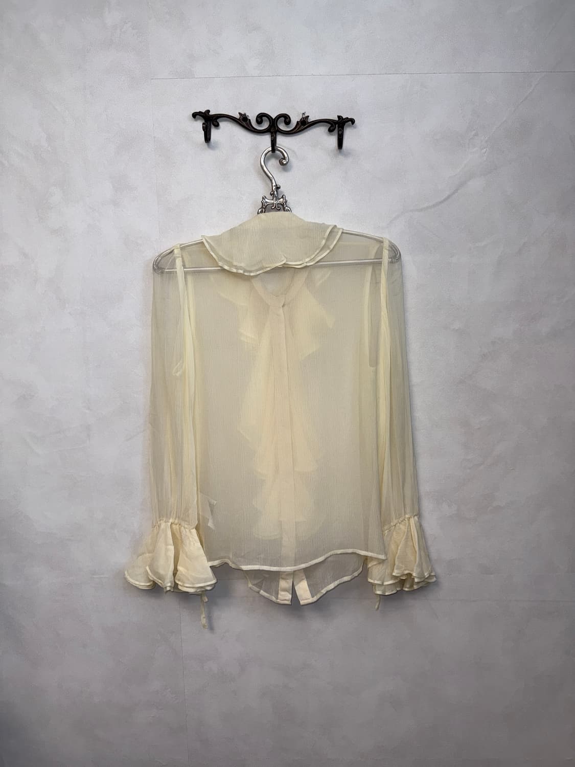 Ivory ruffle button silk blouse  상품이미지3