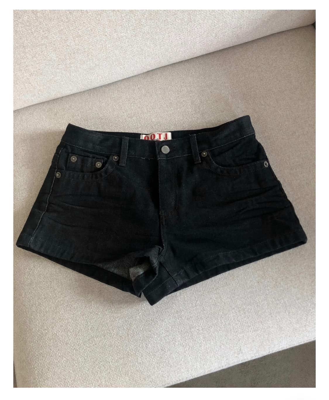 OOTJ 논페이드 블랙 데님 숏팬츠 상품이미지1