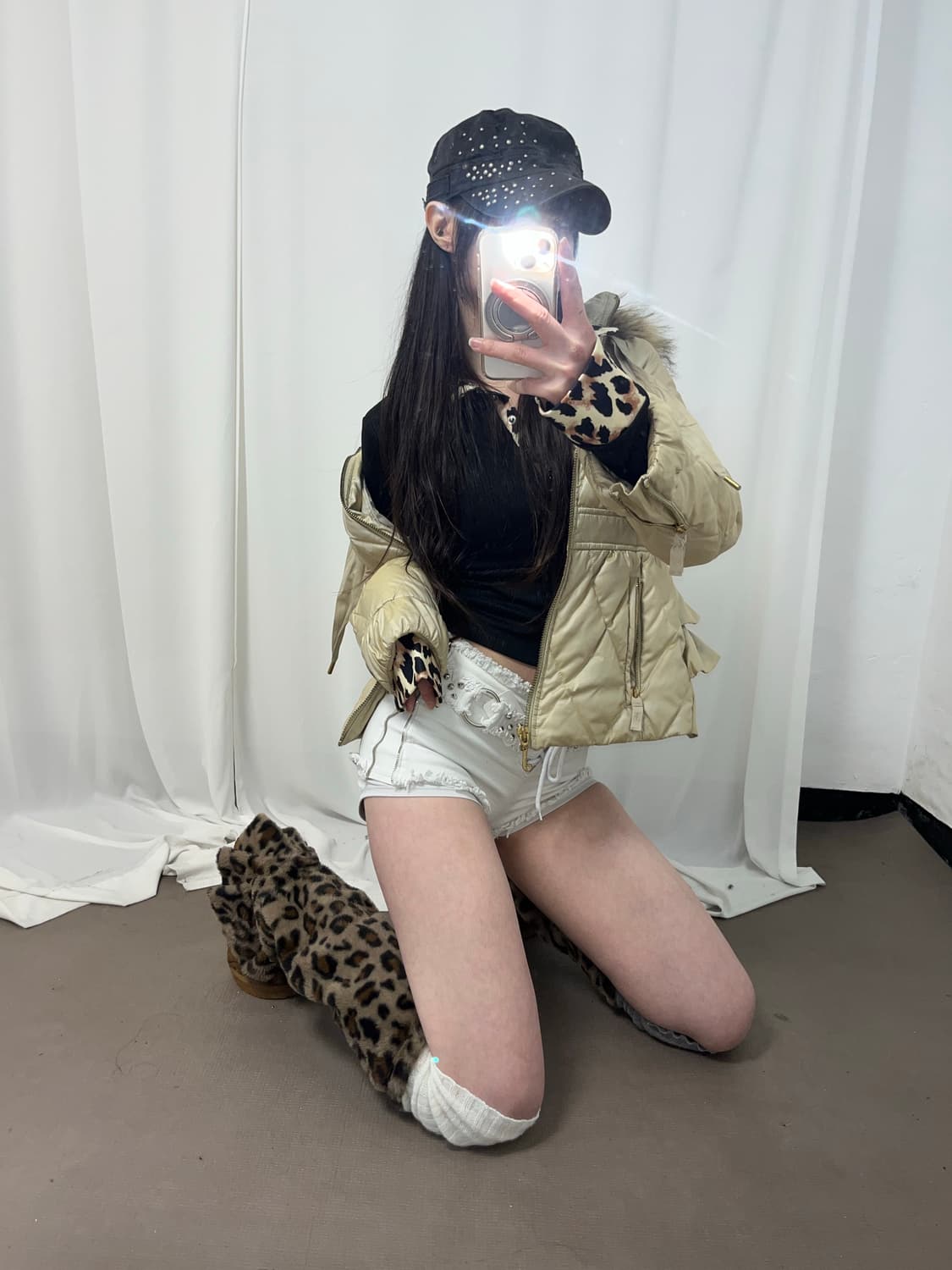 juicycouture 베이지 갸루 글로시 패딩 상품이미지4