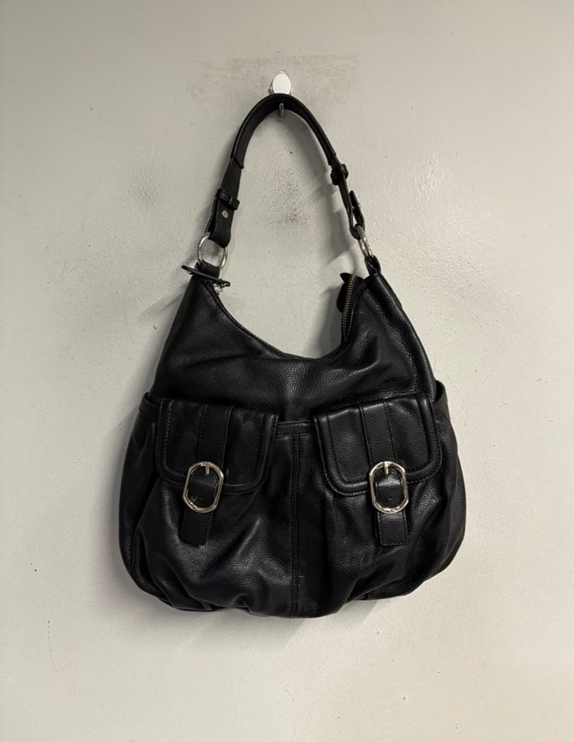 블랙 버클 레더 호보백 상품이미지1