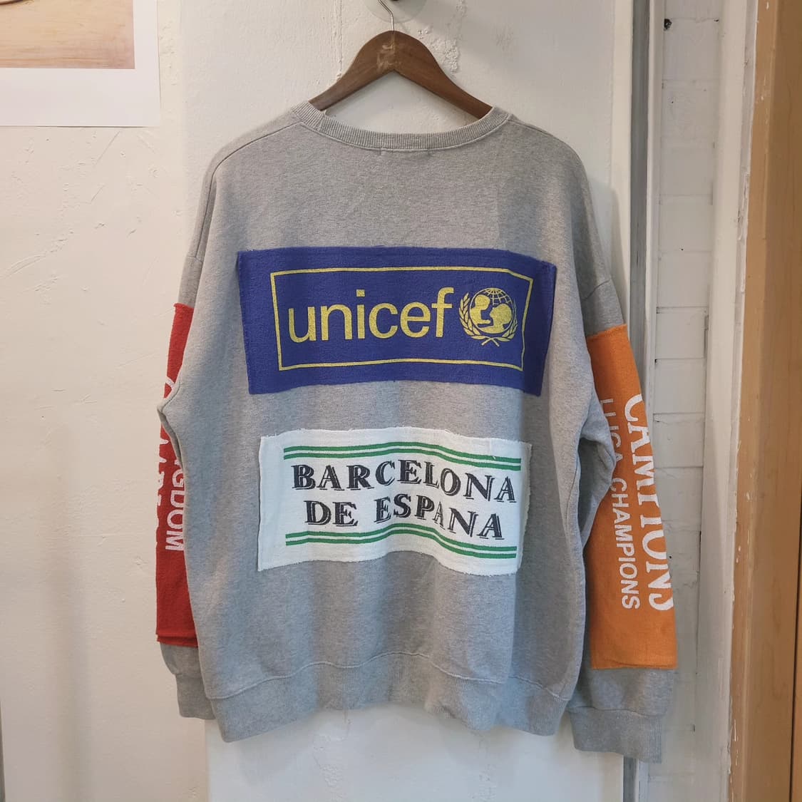 Fandom 패치 기모 맨투맨 상품이미지3