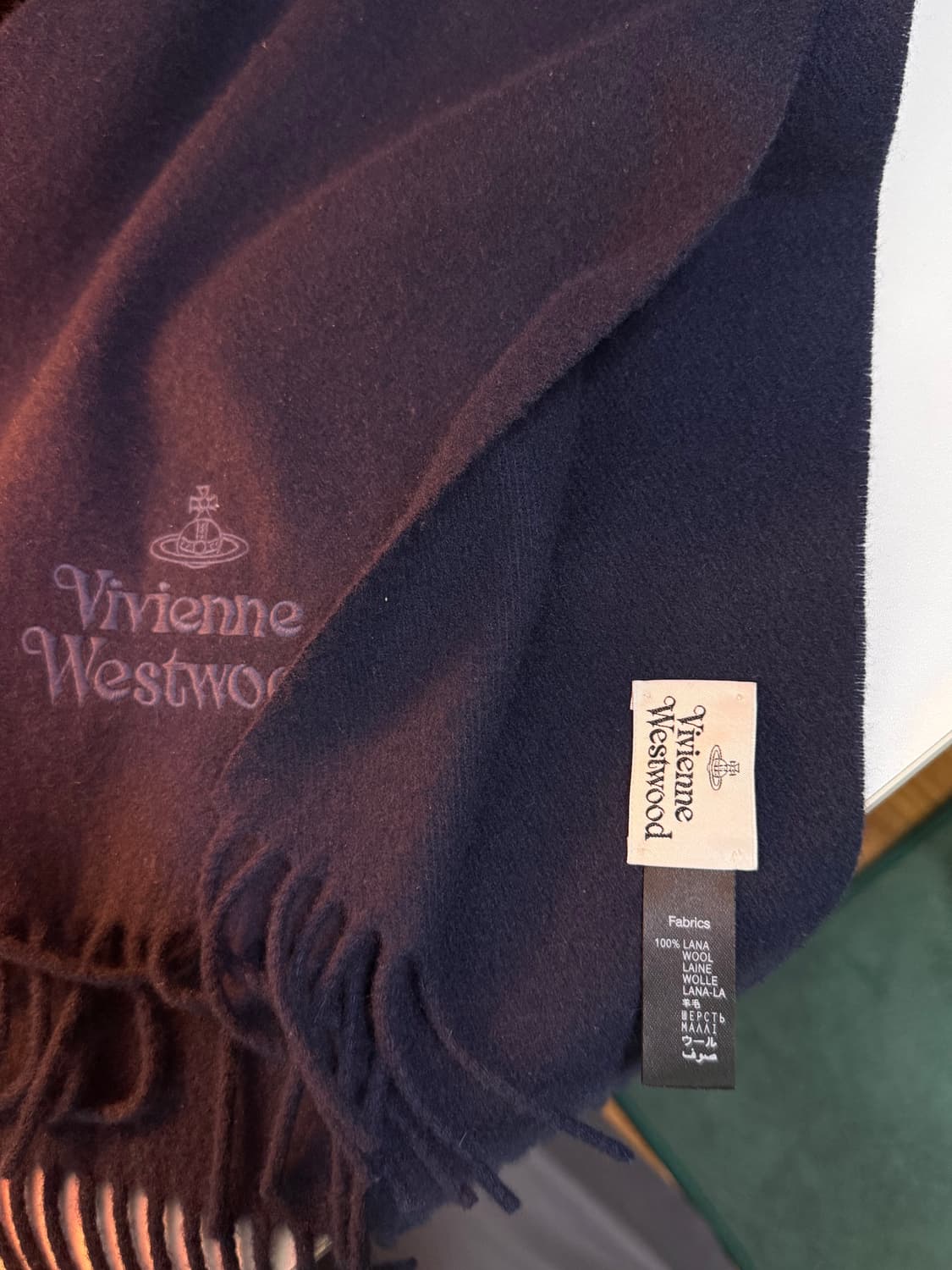 비비안 웨스트우드 네이비 머플러 상품이미지2