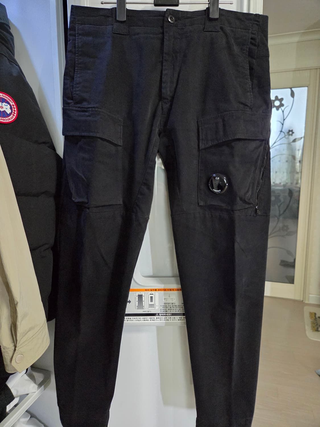 C.P. Company 렌즈 와펜 에고노믹핏 카고 팬츠 상품이미지1