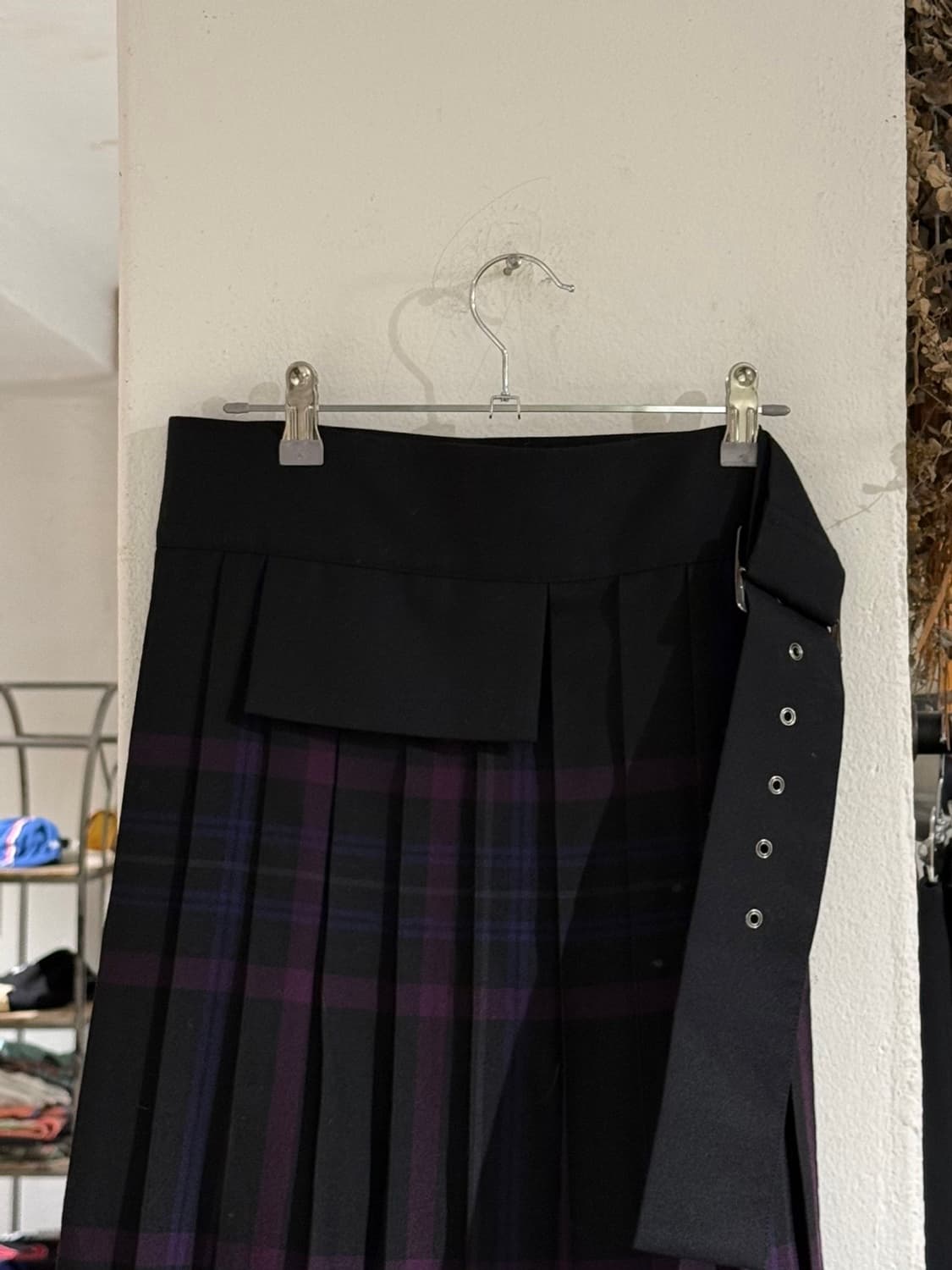 리미 퓨 블랙 퍼플 체크 울 벨티드 랩 스커트 상품이미지5