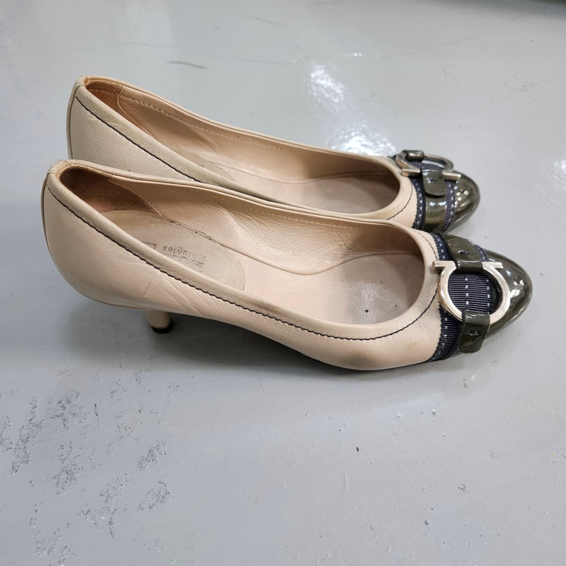 5 페라가모 키튼 힐 펌프스 0408Y 상품이미지4