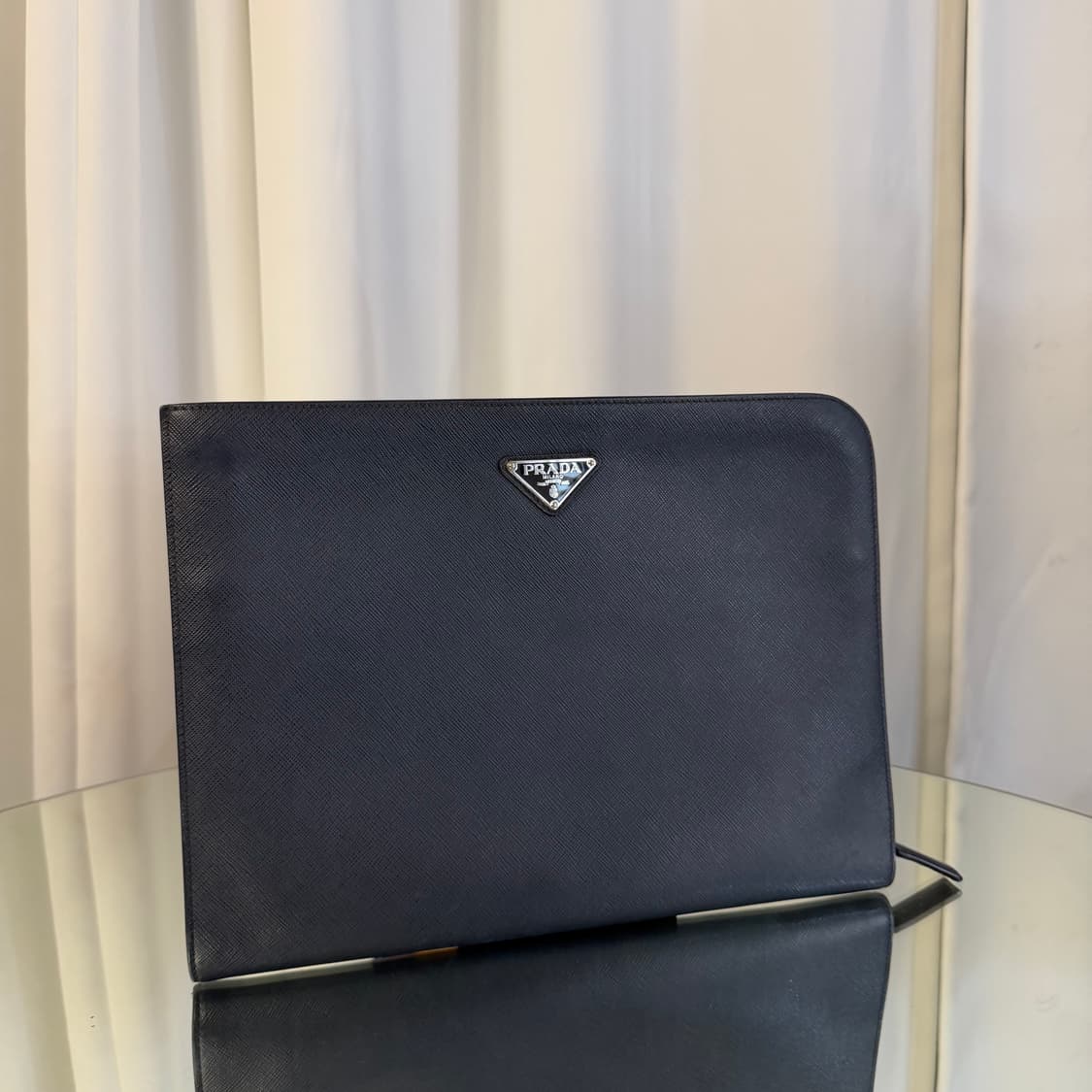 프라다 삼각로고 사피아노 도큐먼트 클러치 상품이미지2