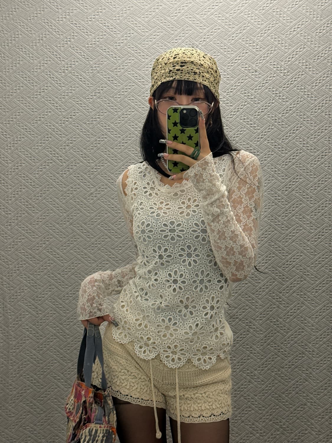 빈티지 클린걸코어 펀칭 플라워 화이트크림 나시 K0369 상품이미지1