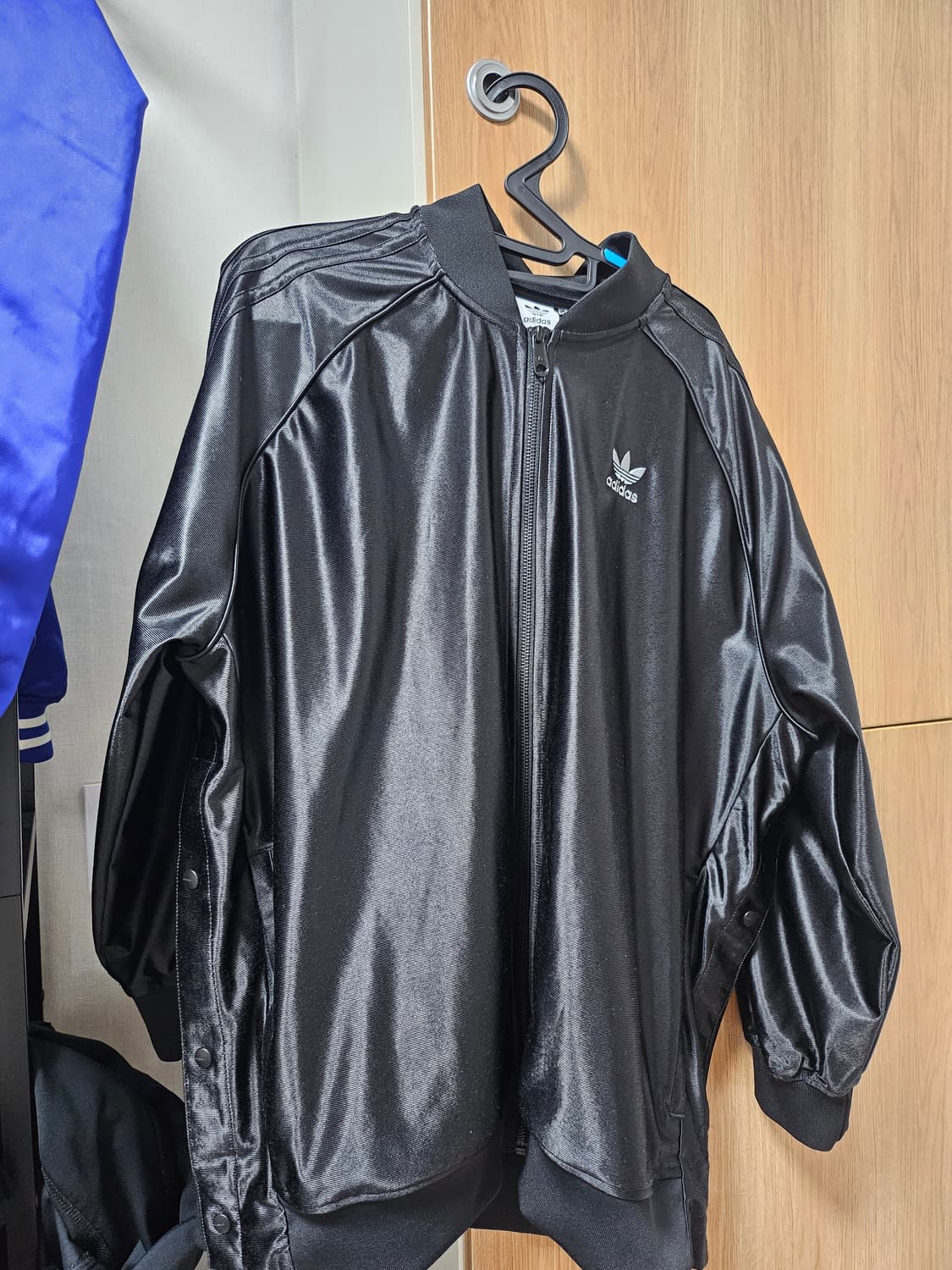 아디다스 공용 오버사이즈 트랙탑 상품이미지2