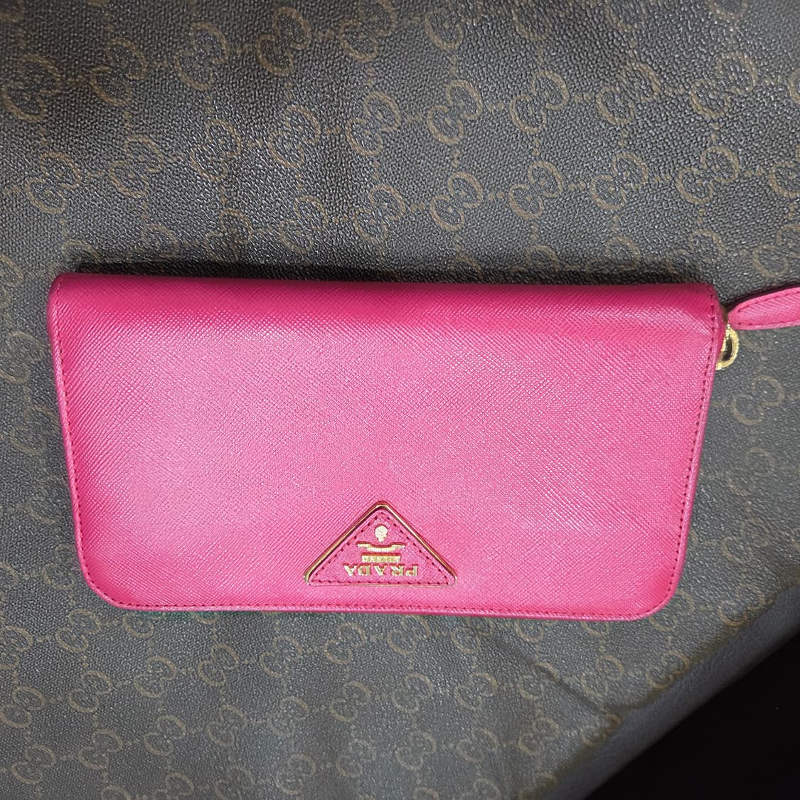 프라다 삼각로고 장지갑 상품이미지1