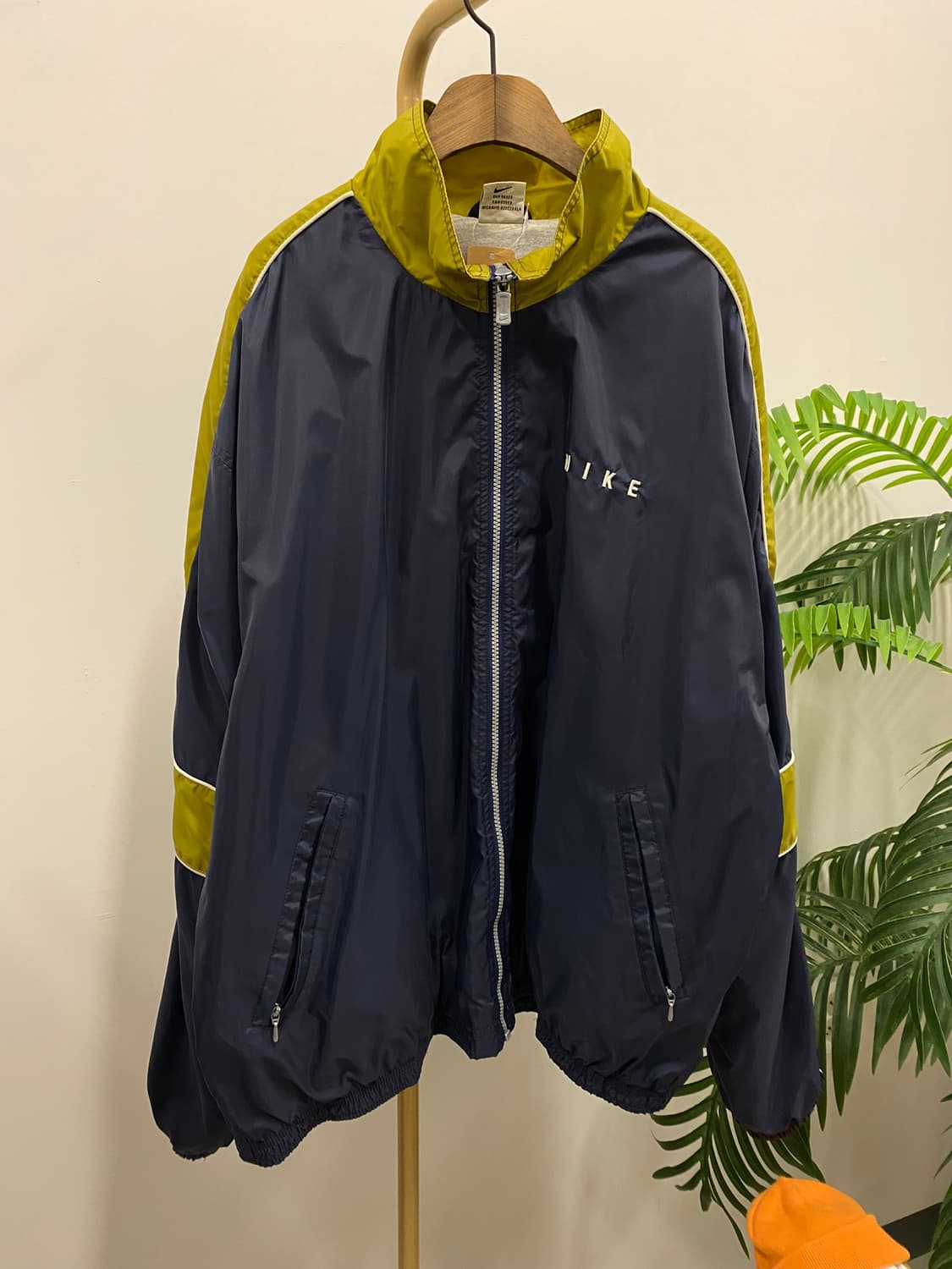 나이키 올드스쿨 윈드스토퍼 상품이미지1