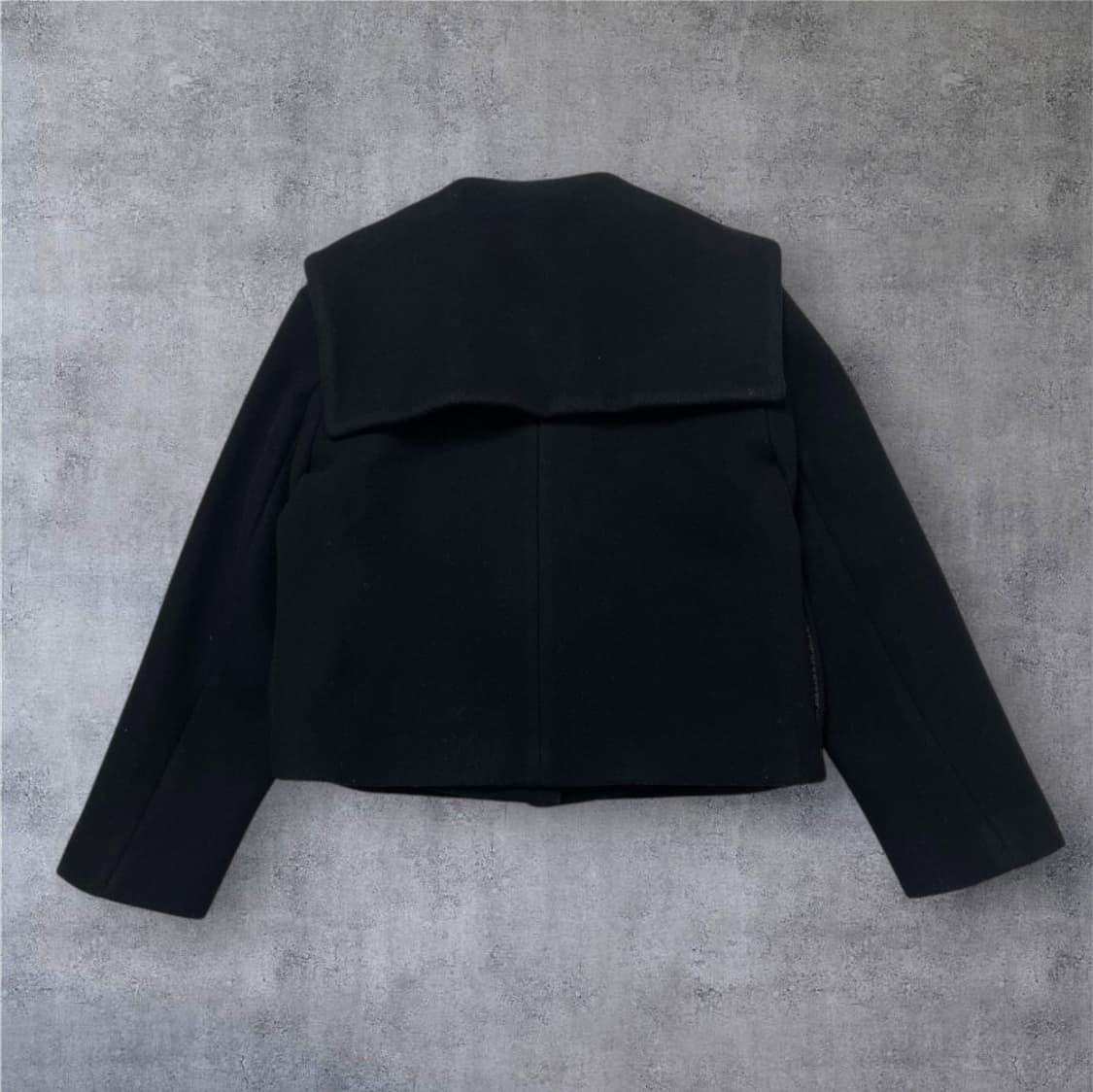 비뮤즈맨션 블랙 레더 리본 세일러 하프코트 34 상품이미지7